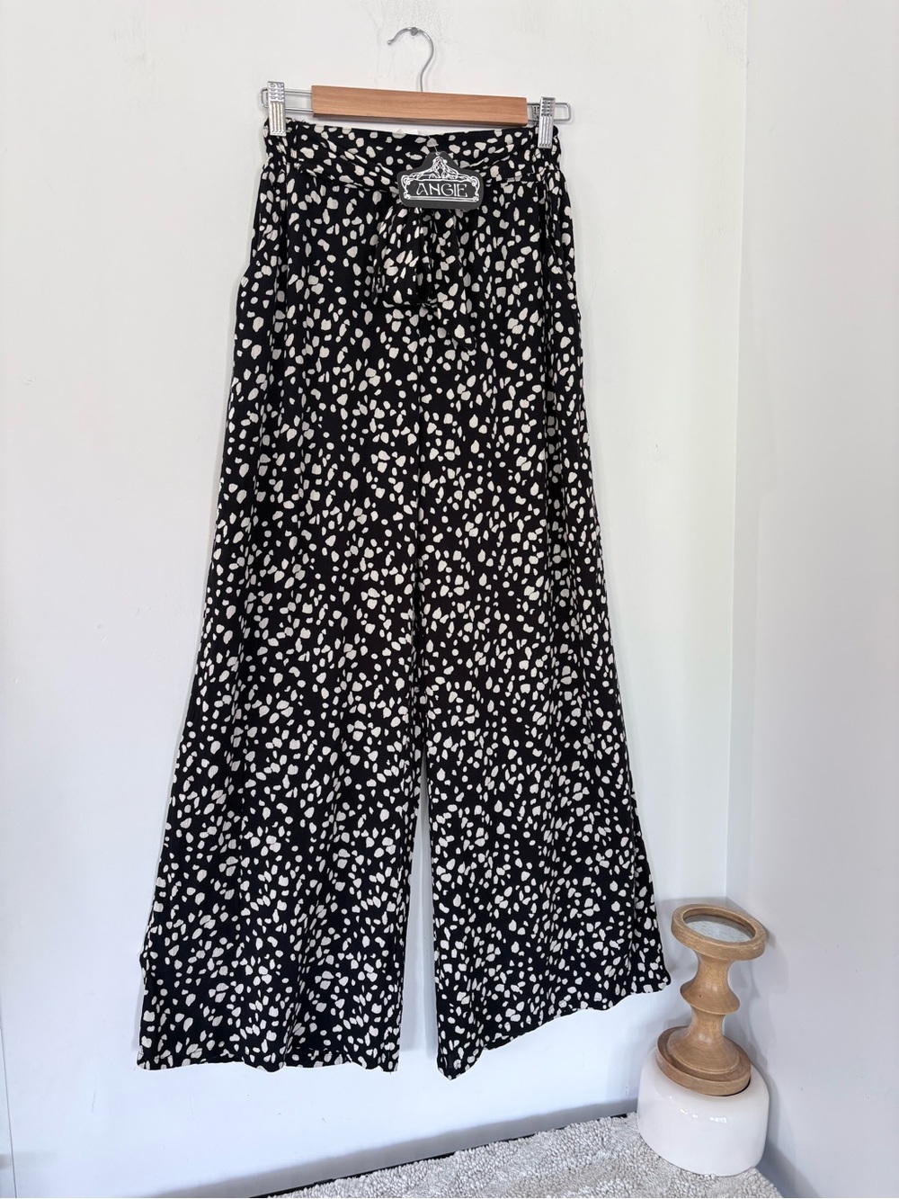 ANGIE Sz S Wide Leg Pants Tie Waist Pull On NWT Black Cream Spots Flowy Travel